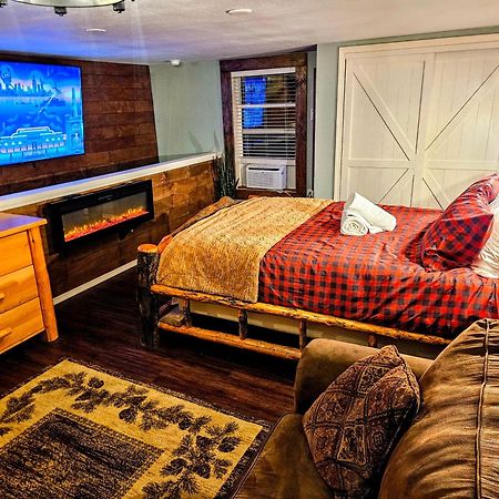 Private Cabin- Breakfast - Double Tub - 75In Tv - Sup - Washer Dryer - Bbq West Point Exterior foto