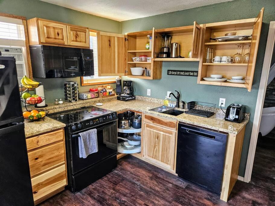 Private Cabin- Breakfast - Double Tub - 75In Tv - Sup - Washer Dryer - Bbq West Point Exterior foto