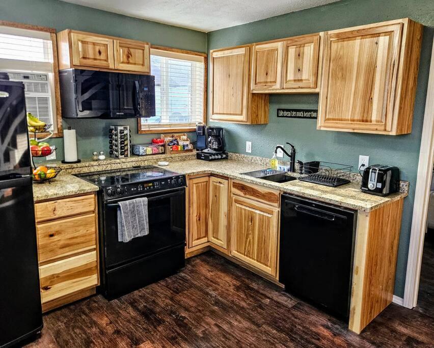 Private Cabin- Breakfast - Double Tub - 75In Tv - Sup - Washer Dryer - Bbq West Point Exterior foto