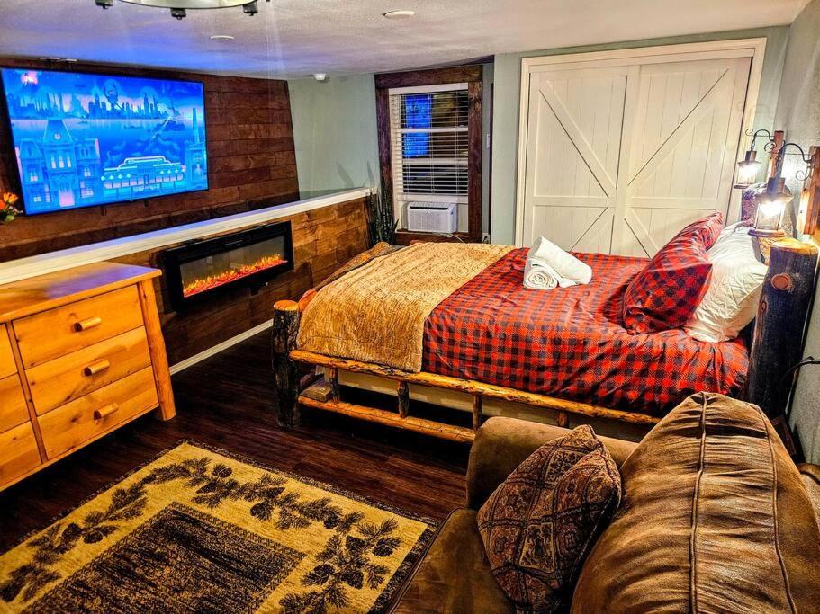 Private Cabin- Breakfast - Double Tub - 75In Tv - Sup - Washer Dryer - Bbq West Point Exterior foto